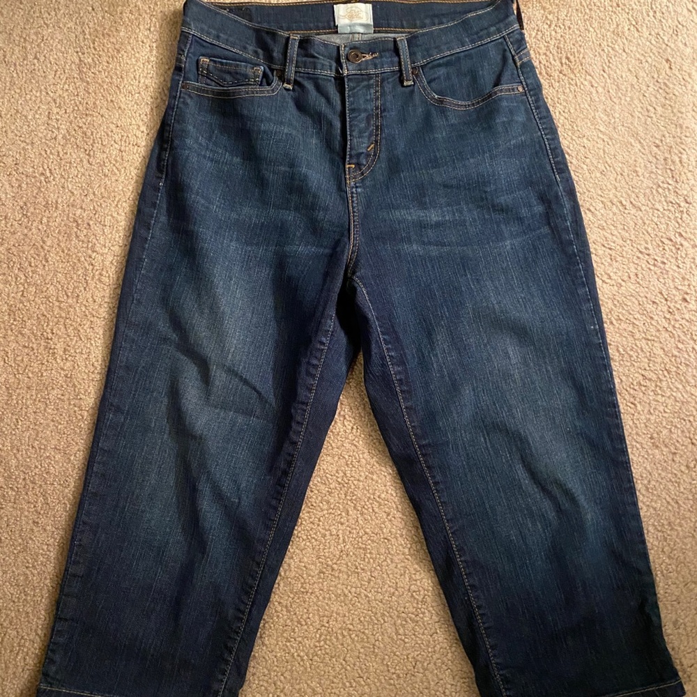 Levi’s perfect slimming Capri